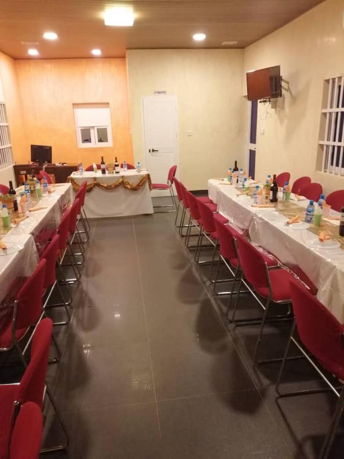 Residence Ivoire Cotonou Buitenkant foto
