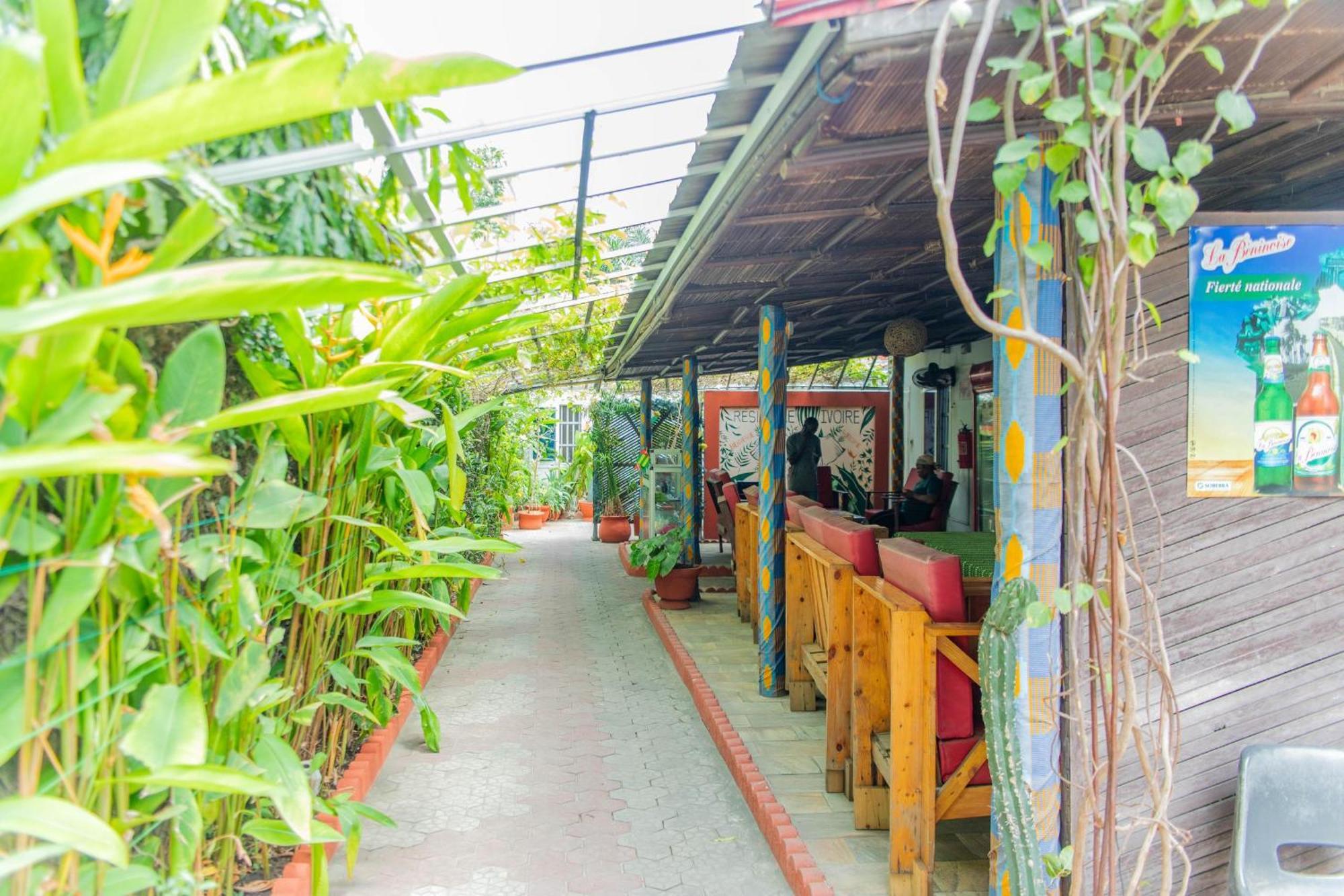 Residence Ivoire Cotonou Buitenkant foto